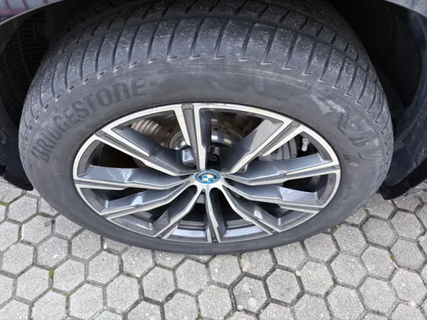 BMW X5 50 e xDrive Edição Desportiva M 13