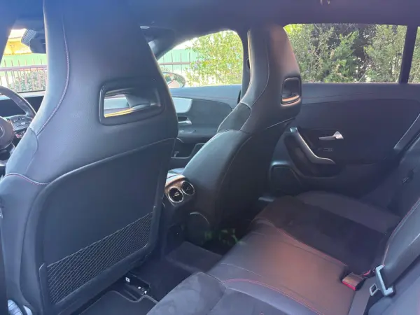 Mercedes-Benz CLA 200 d Shooting Brake AMG Line Aut. 56