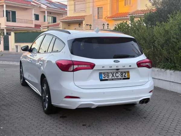 Ford Focus SW 1.0 EcoBoost ST-Line 25