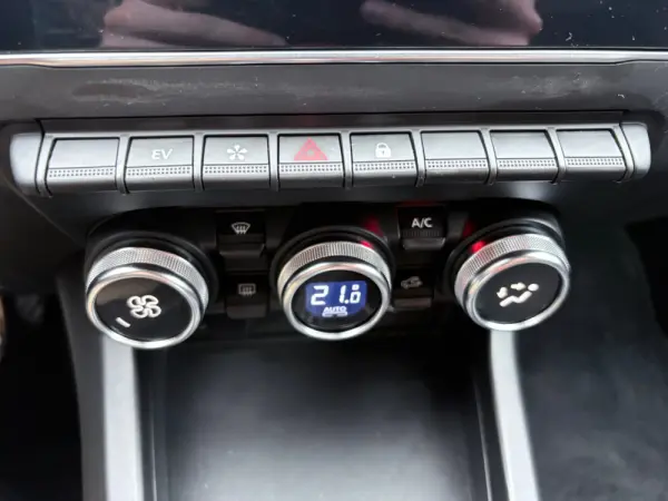 Renault Arkana 1.6 E-Tech Intens 48