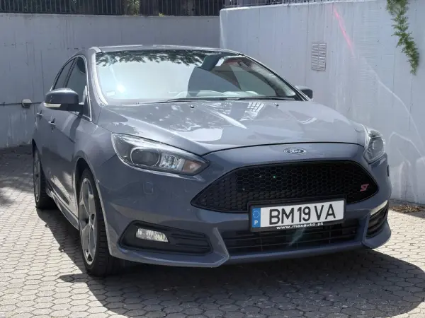 Ford Focus 2.0 EcoBoost ST c/ Pack Pele Desportiva 9