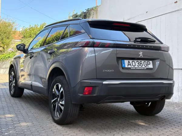 Peugeot 2008 1.2 PureTech Allure 23