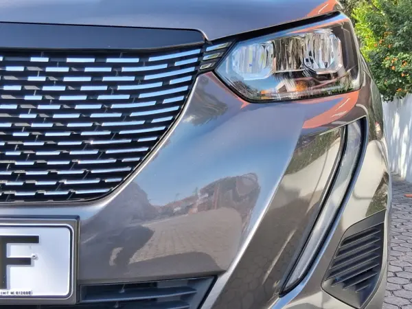 Peugeot 2008 1.2 PureTech Allure EAT8 13