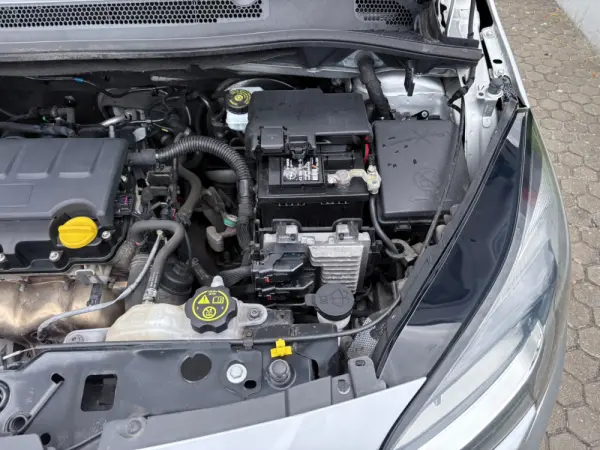 Opel Corsa 1.2 Dynamic 18