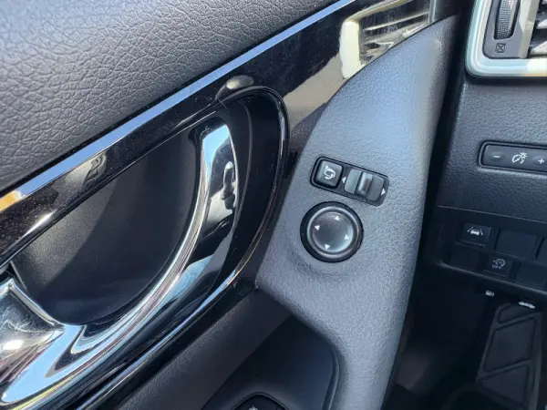 Nissan Qashqai 1.5 dCi N-Connecta J18 36