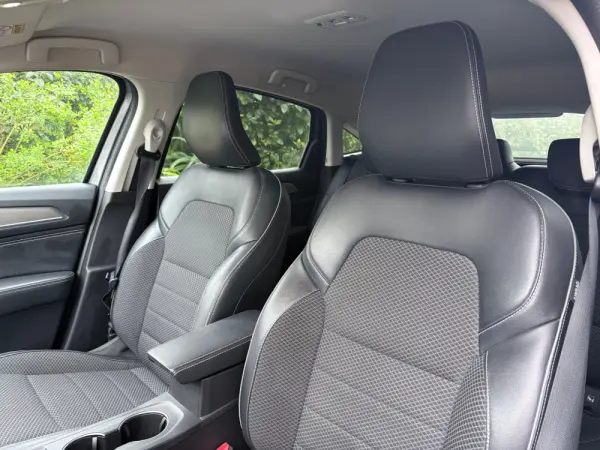 Renault Arkana 1.6 E-Tech Intens 33