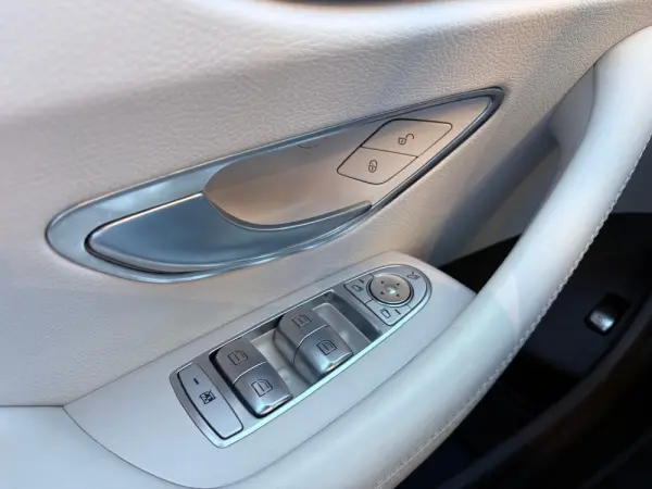 Mercedes-Benz E 220 d AMG Line Aut. 35
