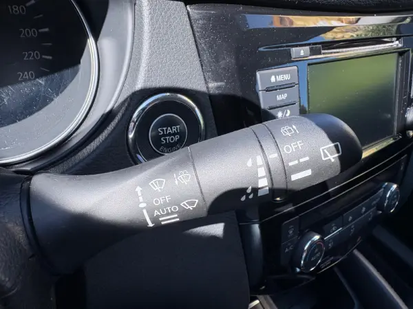 Nissan Qashqai 1.5 dCi N-Connecta J18 42