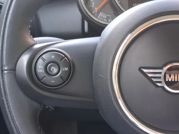 MINI 5 Portas One Auto 36