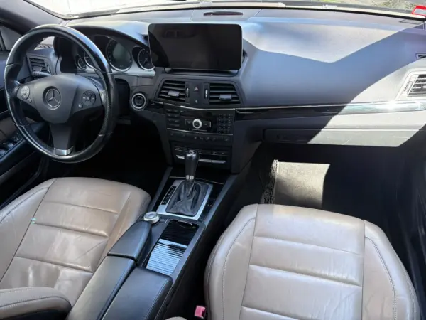 Mercedes-Benz E 350 CGi Avantgarde BlueEfficiency Auto 32