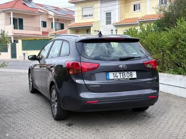 Kia Ceed 1.4 CRDi Nav Line 25
