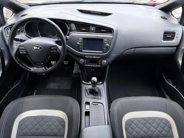 Kia Ceed 1.6 CRDi GT Line 6