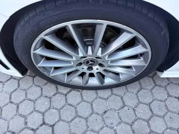 Mercedes-Benz A 180 d AMG Line Aut. 13