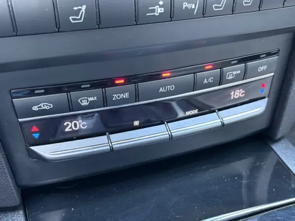 Mercedes-Benz E 350 CGi Avantgarde BlueEfficiency Auto 50
