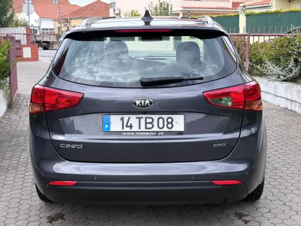 Kia Ceed 1.4 CRDi Nav Line 5