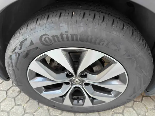 Renault Captur 1.0 TCe Exclusive 11