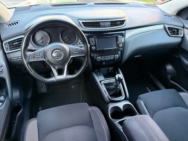 Nissan Qashqai 1.2 DIG-T N-Connecta 18 30