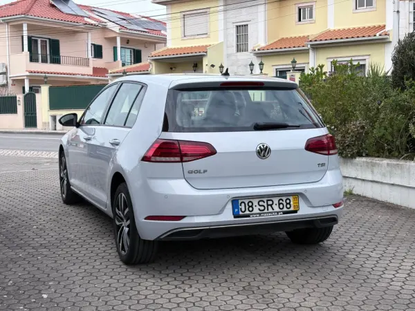 Volkswagen Golf 1.0 TSI Confortline 25