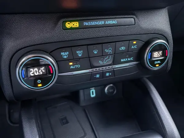 Ford Focus SW 1.0 EcoBoost ST-Line 49