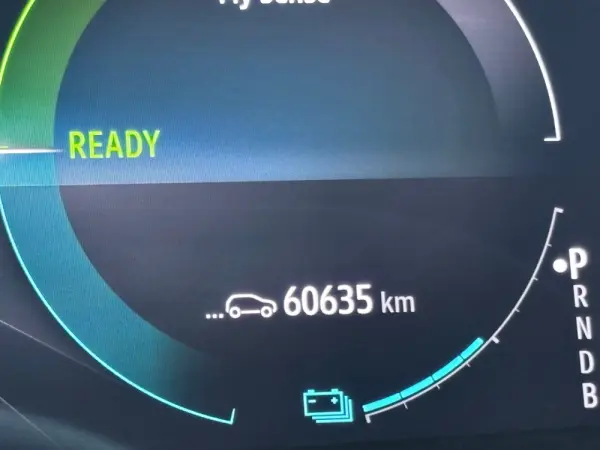 Renault Arkana 1.6 E-Tech Intens 8