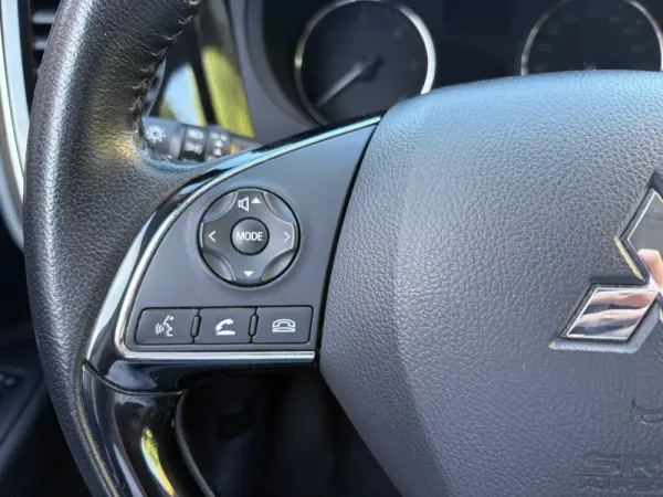 Mitsubishi Outlander 2.2 DI-D Instyle Navi 38