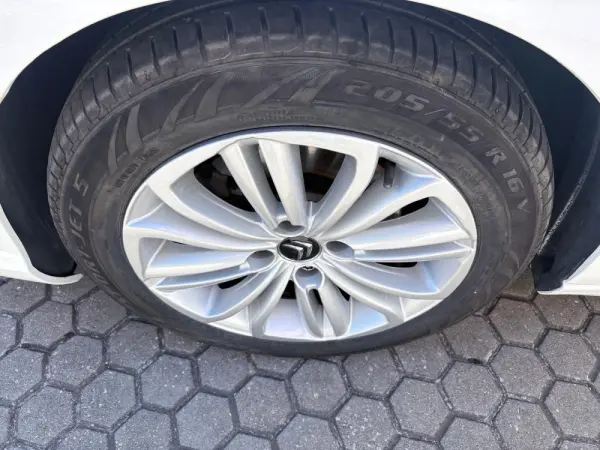 Citroen C4 1.6 BlueHDi Feel EAT6 12
