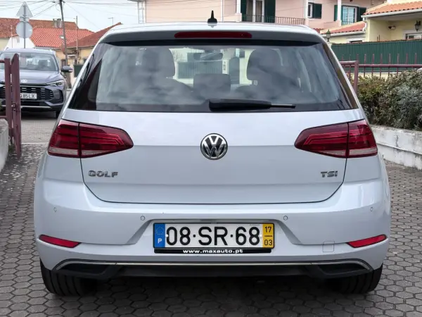 Volkswagen Golf 1.0 TSI Confortline 5