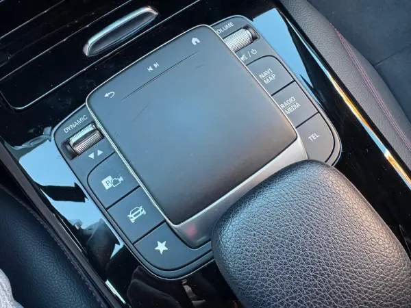 Mercedes-Benz CLA 200 d Shooting Brake AMG Line Aut. 51