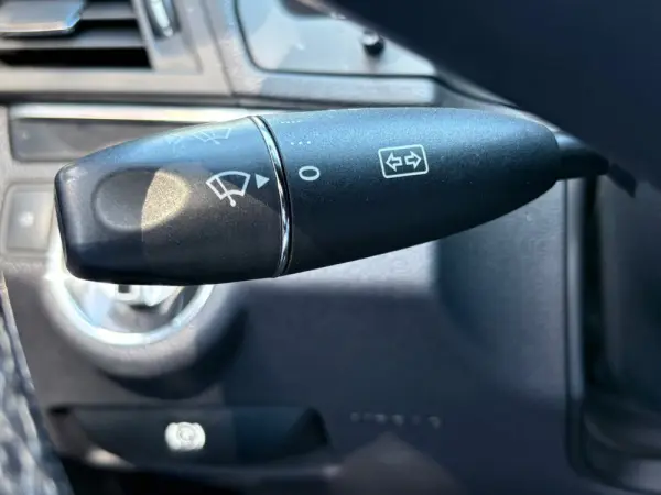Mercedes-Benz E 350 CGi Avantgarde BlueEfficiency Auto 41