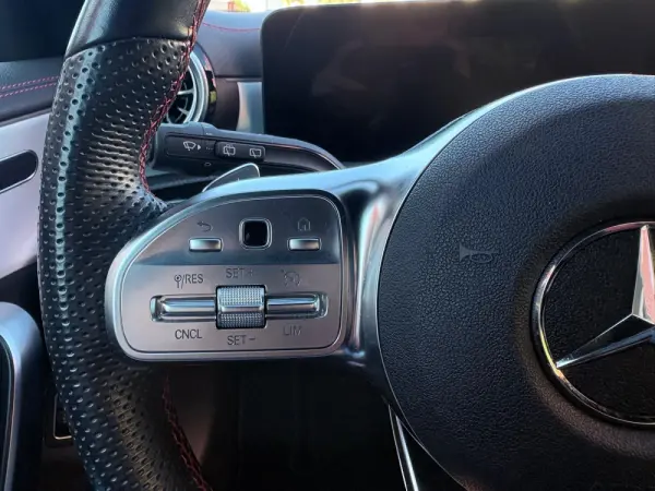 Mercedes-Benz CLA 200 d Shooting Brake AMG Line Aut. 37