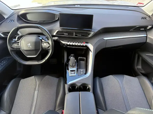 Peugeot 5008 1.2 PureTech Allure EAT8 6