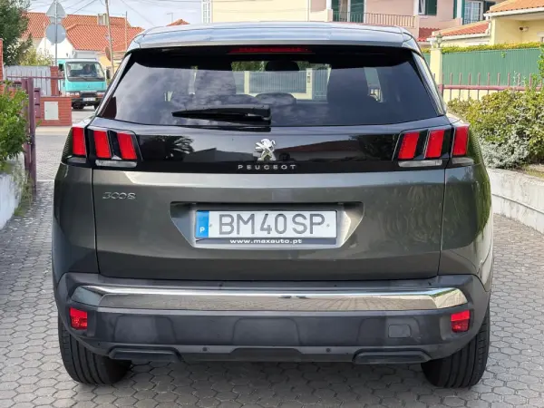 Peugeot 3008 1.2 PureTech Allure EAT8 5