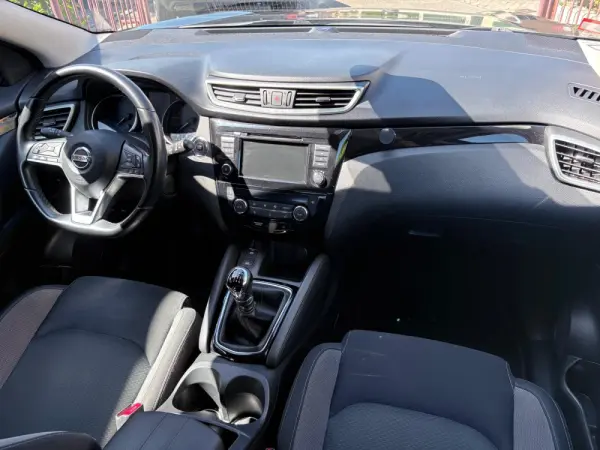 Nissan Qashqai 1.5 dCi N-Connecta J18 30