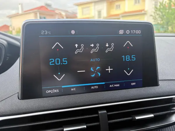 Peugeot 3008 1.2 PureTech Allure EAT8 46