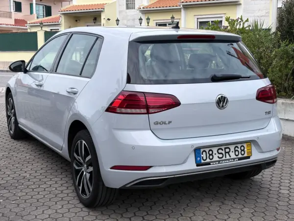 Volkswagen Golf 1.0 TSI Confortline 24