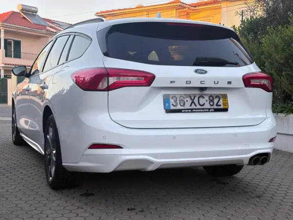 Ford Focus SW 1.0 EcoBoost ST-Line 23