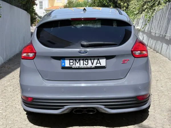 Ford Focus 2.0 EcoBoost ST c/ Pack Pele Desportiva 5