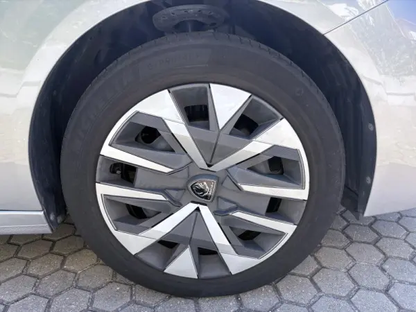 Peugeot 208 1.2 PureTech Active Pack 11