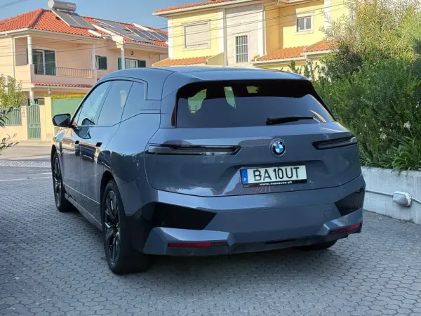 BMW iX xDrive 50 Pack Desportivo 22