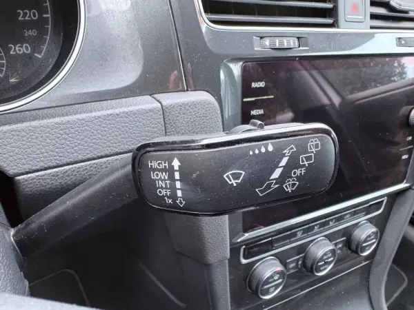 Volkswagen Golf 1.0 TSI Confortline 38