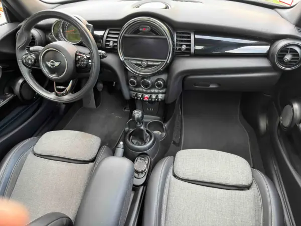 MINI 3 Portas Cooper S 31