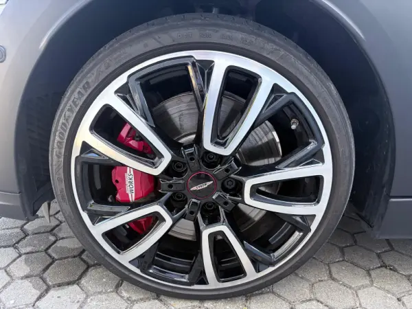 MINI 3 Portas John Cooper Works Auto Desportiva 11