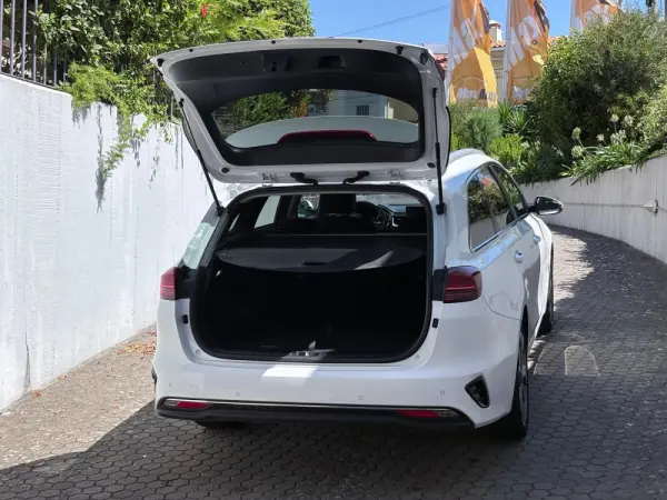 Kia Ceed SW 1.4 T-GDI Drive+SRF 7DCT 28