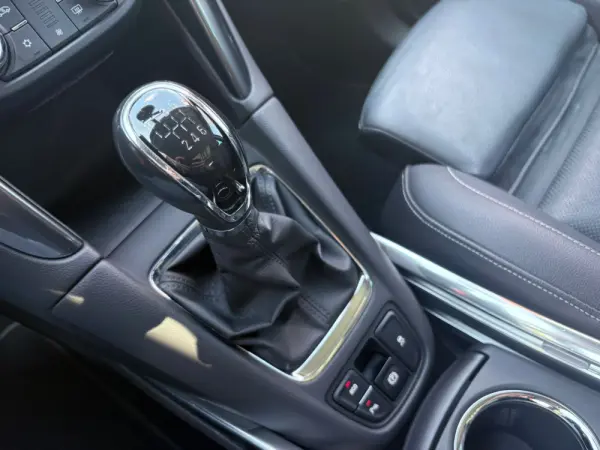 Opel Zafira 2.0 CDTI Cosmo 44