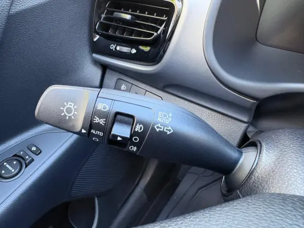 Kia Stonic 1.0 T-GDi Drive 7DCT 37