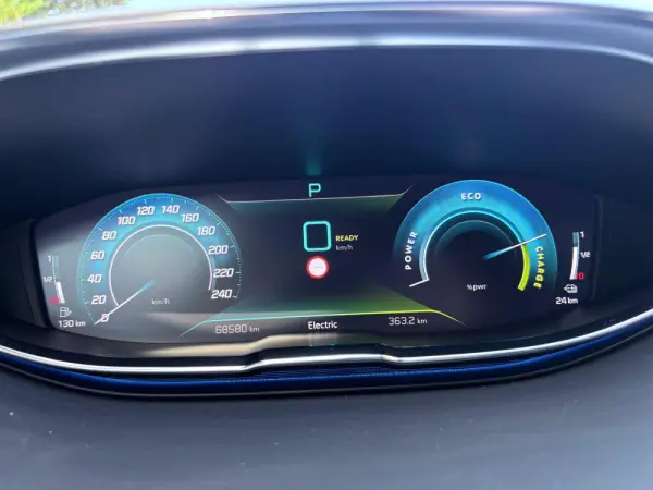 Peugeot 3008 1.6 Hybrid GT e-EAT8 41