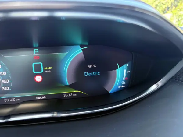 Peugeot 3008 1.6 Hybrid GT e-EAT8 42