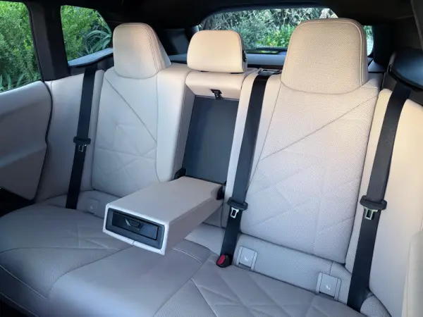 BMW iX xDrive 50 Pack Desportivo 55