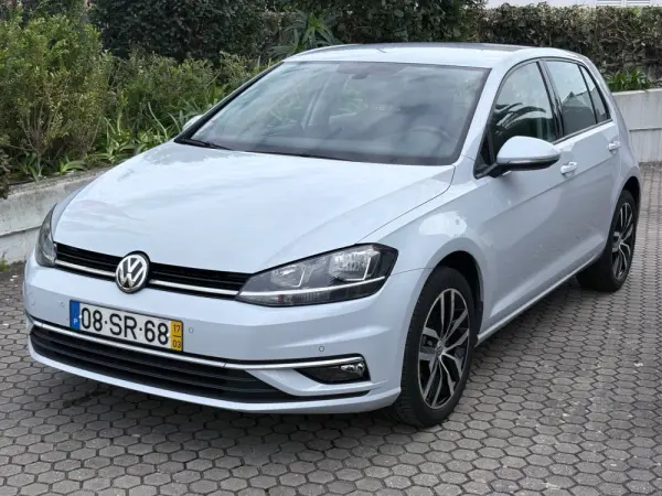 Volkswagen Golf 1.0 TSI Confortline 4