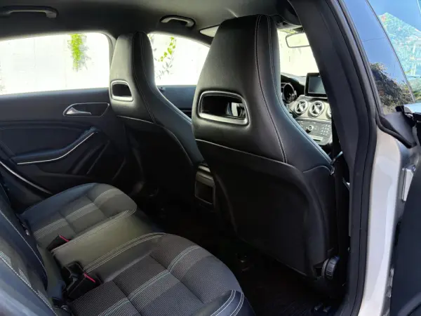 Mercedes-Benz CLA 180 d Shooting Brake Urban Aut. 57